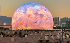 Modern Oasis Steps Away From The Las Vegas Strip