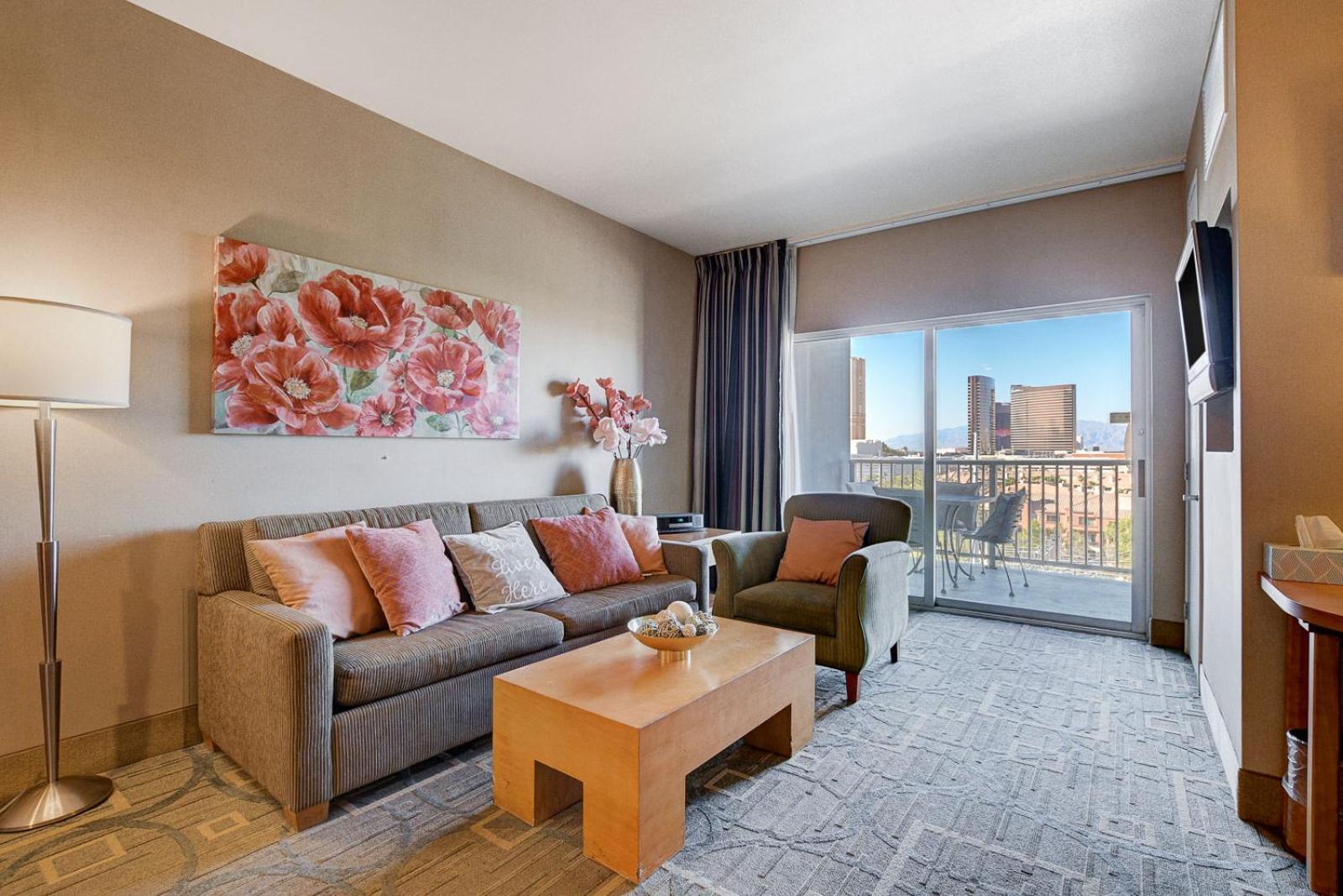 Modern Oasis Steps Away From The Las Vegas Strip Exterior photo